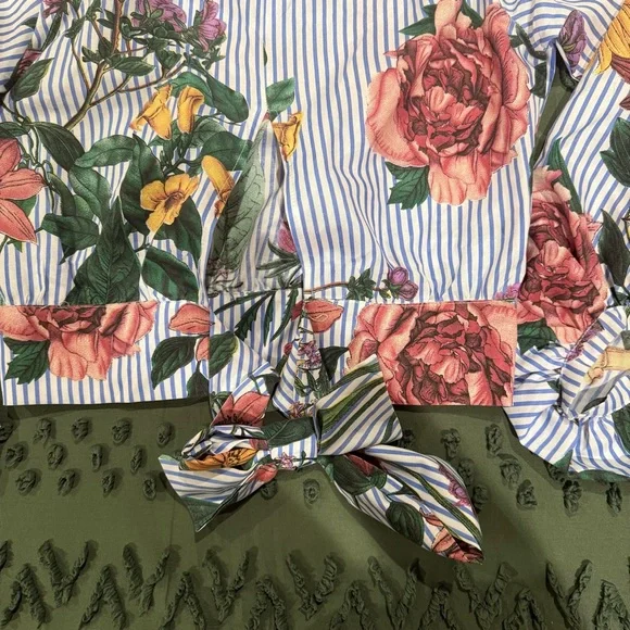 Jeuvre Floral and Stripes Balloon Sleeve Tie-Back Cropped Top - Picture 12 of 15